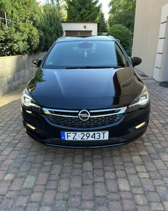 Opel Astra cena 46600 przebieg: 132500, rok produkcji 2018 z Góra małe 781